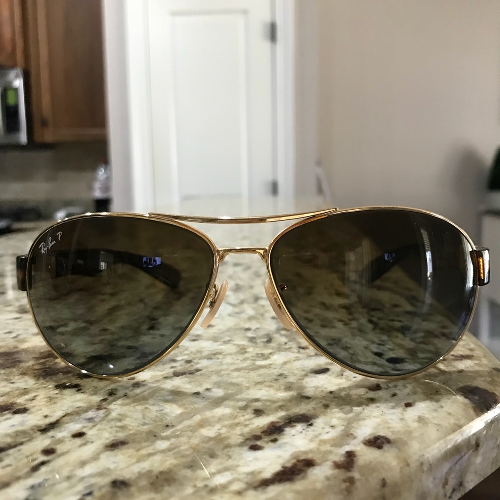 Ladies Polarized Ray-Ban sunglasses
